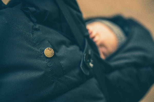 Babysovepose, sort / grå