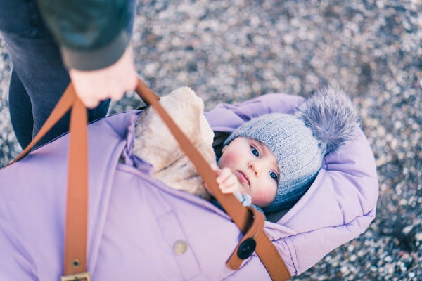 Babysovepose, støvet lilla