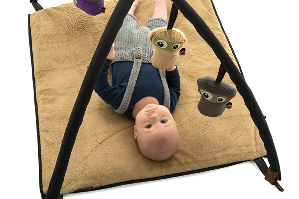 Aktivitetstæppe sæt, denim-look / brun (platform, legebøjler og skumkiler)